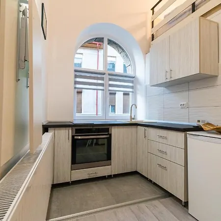 Apartment Apro - A Tiny House Experience In The Heart Of The Old Town, Moments Away From The Black Church Brasov