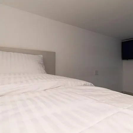 Apro - A Tiny House Experience In The Heart Of The Old Town, Moments Away From The Black Church Apartment Brasov
