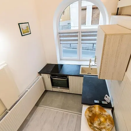 Apro - A Tiny House Experience In The Heart Of The Old Town, Moments Away From The Black Church Brasov