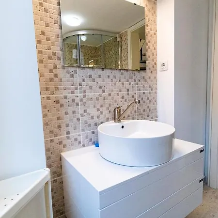 Apro - A Tiny House Experience In The Heart Of The Old Town, Moments Away From The Black Church